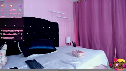 Snapshot of azul_moon chatting on September 28, 2025, 3:34 am azul_moon online show from September 28, 2025, 3:34 am