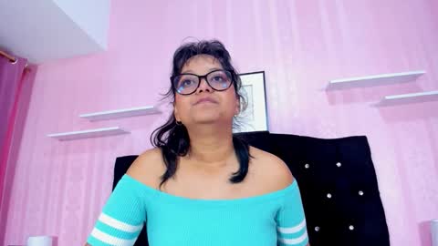 Snapshot of azul_moon chatting on October 10, 2025, 4:33 am azul_moon online show from October 10, 2025, 4:33 am