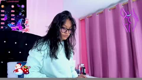 azul_moon online show from December 14, 2025, 4:07 am