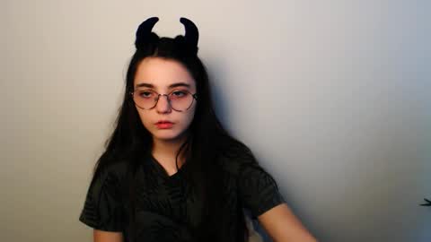 azumi_chan_ online show from December 3, 2025, 7:27 am