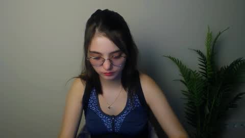 azumi_chan_ online show from March 19, 2026, 7:18 pm