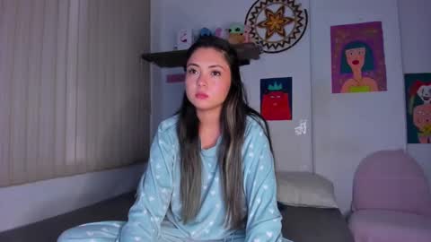 azumie online show from February 18, 2025, 7:41 pm