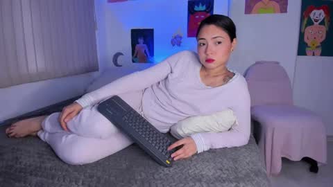 azumie online show from February 25, 2025, 5:58 pm