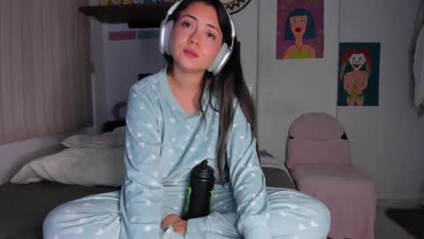 azumie online show from March 6, 2025, 8:48 pm