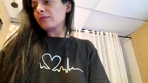 azura lion online show from April 25, 2026, 6:27 am