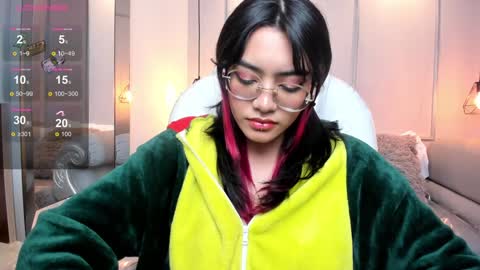 Azura online show from December 16, 2024, 11:07 pm