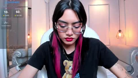 Azura online show from February 13, 2025, 7:21 pm