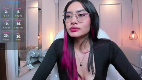 Azura online show from March 5, 2025, 11:49 pm