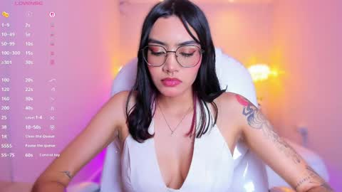 Snapshot of azurakindong chatting on April 16, 2026, 11:51 pm Azura online show from April 16, 2026, 11:51 pm
