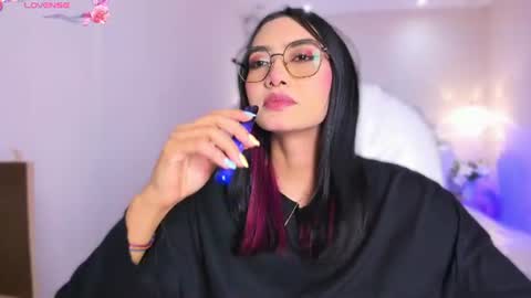 Azura online show from July 6, 2026, 7:38 pm
