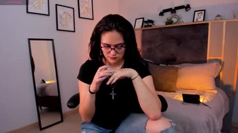 Snapshot of azurra_amatto2 chatting on September 24, 2025, 8:34 pm Azurra  online show from September 24, 2025, 8:34 pm