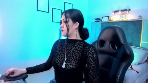 Azurra  online show from January 5, 2026, 8:56 pm