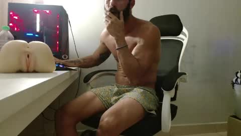 Snapshot of b0ycan chatting on May 3, 2026, 1:33 am b0ycan online show from May 3, 2026, 1:33 am