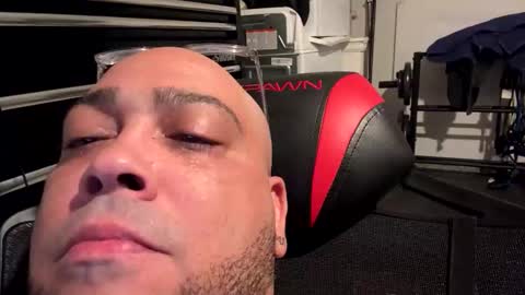 Snapshot of b1glongnhard chatting on October 31, 2025, 6:53 pm b1glongnhard online show from October 31, 2025, 6:53 pm