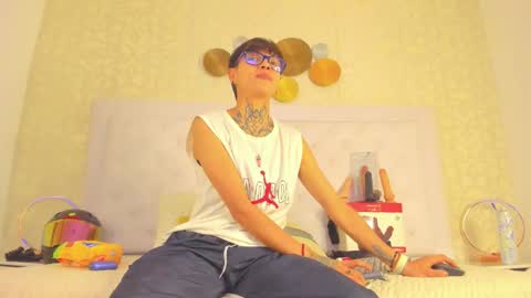 Anny online show from September 15, 2025, 7:36 pm