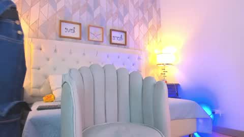 Anny online show from April 24, 2026, 3:42 am
