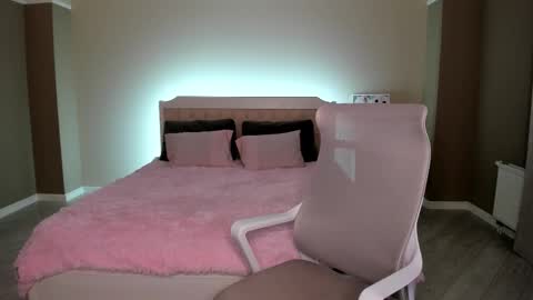 Snapshot of bab_boom chatting on October 10, 2025, 12:53 am Monica online show from October 10, 2025, 12:53 am