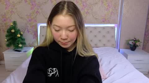 Snapshot of babby_rabbit_ chatting on January 2, 2025, 12:35 pm Cute Raby online show from January 2, 2025, 12:35 pm