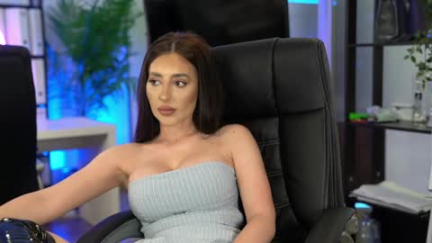 Olivia and Lexi online show from May 29, 2026, 5:05 am