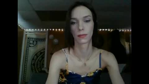 Fern Browning online show from February 11, 2025, 2:13 pm