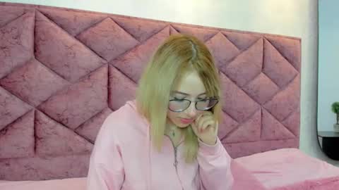 Snapshot of baby__flame chatting on March 18, 2026, 7:06 pm Maddie online show from March 18, 2026, 7:06 pm