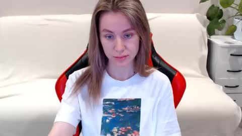 baby_kitte online show from January 22, 2025, 3:52 am