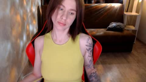 baby_kitte online show from December 17, 2025, 4:18 am