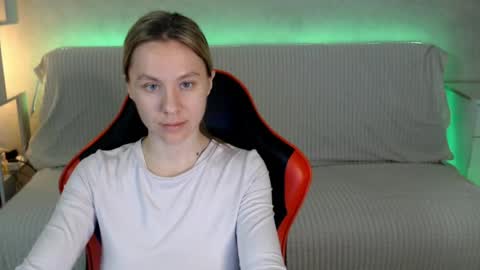 baby_kitte online show from May 6, 2026, 3:02 am
