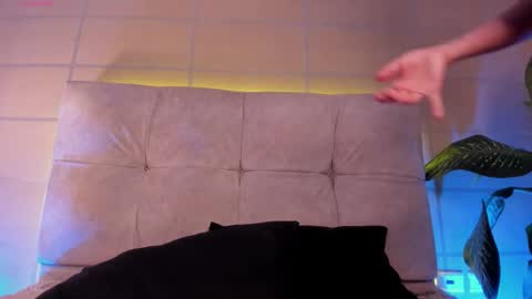 Snapshot of baby_moo chatting on October 10, 2025, 6:01 am Moon online show from October 10, 2025, 6:01 am