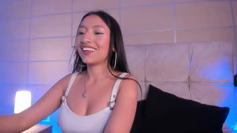 Snapshot of baby_moo chatting on October 14, 2025, 4:13 am Moon online show from October 14, 2025, 4:13 am