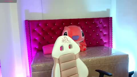 Nico online show from May 1, 2026, 10:42 am