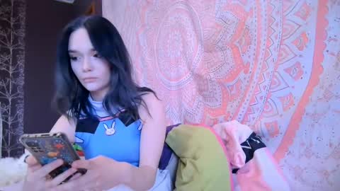 Snapshot of baby_onface chatting on April 21, 2026, 9:26 am Alice online show from April 21, 2026, 9:26 am