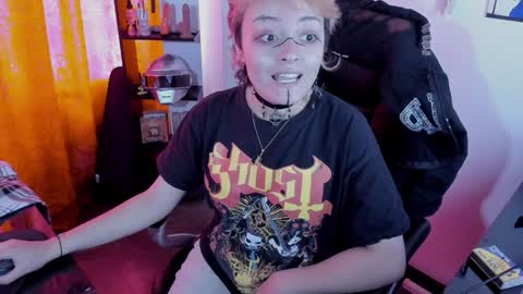 baby_punkk online show from January 23, 2025, 6:35 pm