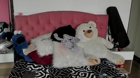 baby_punkk online show from February 27, 2025, 5:04 pm