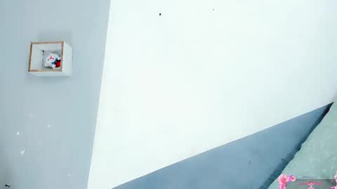 Snapshot of baby_rouss chatting on October 15, 2025, 12:16 pm Baby-Rouss online show from October 15, 2025, 12:16 pm