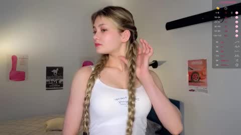 Snapshot of baby_ruth chatting on October 6, 2025, 7:33 pm Ruth online show from October 6, 2025, 7:33 pm