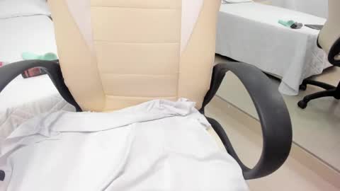 Snapshot of babyangel18_ chatting on October 12, 2025, 3:11 pm ANGEL online show from October 12, 2025, 3:11 pm