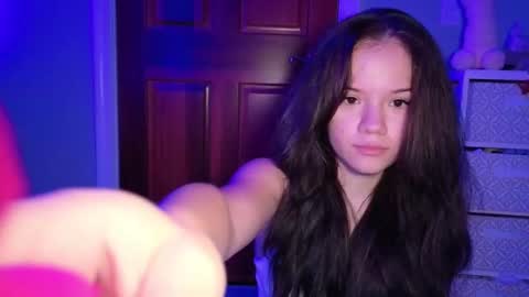 Snapshot of babyaves chatting on October 10, 2025, 6:23 am babyaves online show from October 10, 2025, 6:23 am