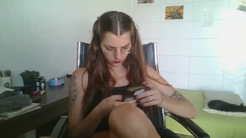 Snapshot of babydemon6 chatting on December 17, 2025, 12:44 pm babydemon6 online show from December 17, 2025, 12:44 pm