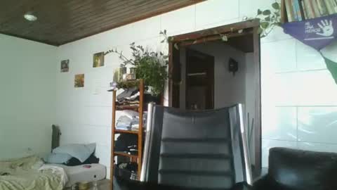 Snapshot of babydemon6 chatting on January 14, 2026, 12:33 pm babydemon6 online show from January 14, 2026, 12:33 pm