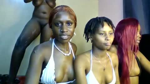 Snapshot of babydoll_230 chatting on April 17, 2026, 3:59 pm Babydoll 230 online show from April 17, 2026, 3:59 pm