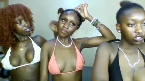 Snapshot of babydoll_230 chatting on April 27, 2026, 4:05 pm Babydoll 230 online show from April 27, 2026, 4:05 pm