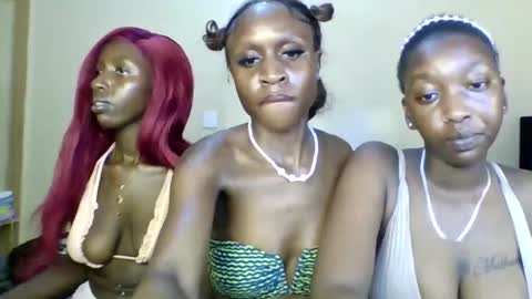 Snapshot of babydoll_230 chatting on April 28, 2026, 3:17 pm Babydoll 230 online show from April 28, 2026, 3:17 pm