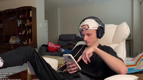 Big cock boy online show from December 7, 2024, 4:47 pm