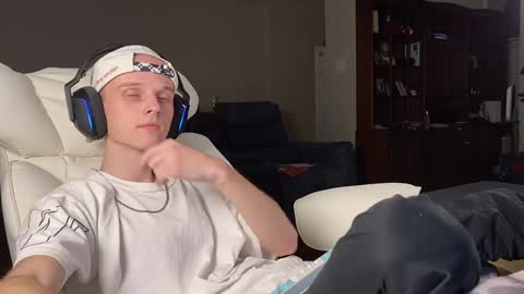 Big cock boy online show from December 11, 2024, 11:54 pm