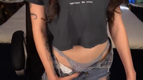 Snapshot of babyflowerr chatting on October 27, 2025, 8:24 pm Sasha online show from October 27, 2025, 8:24 pm