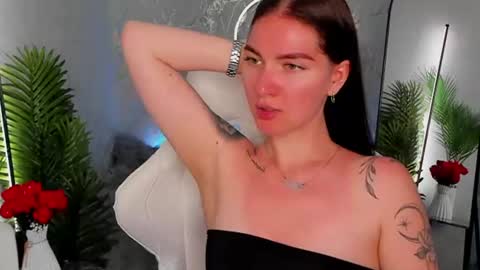Sophia online show from June 17, 2026, 12:35 am