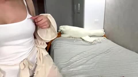 Snapshot of babyjune18 chatting on September 25, 2025, 1:15 pm Kate online show from September 25, 2025, 1:15 pm