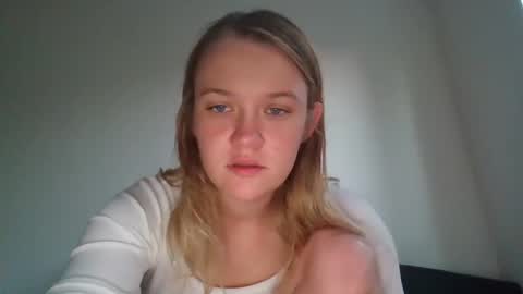 babykay03 online show from October 5, 2025, 11:41 am