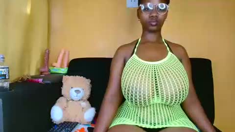 babyluciax online show from May 11, 2026, 12:22 pm